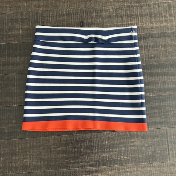 Mini BCBG skirt navy and white with an orange stripe. Super cute. Pull on - Picture 2 of 2